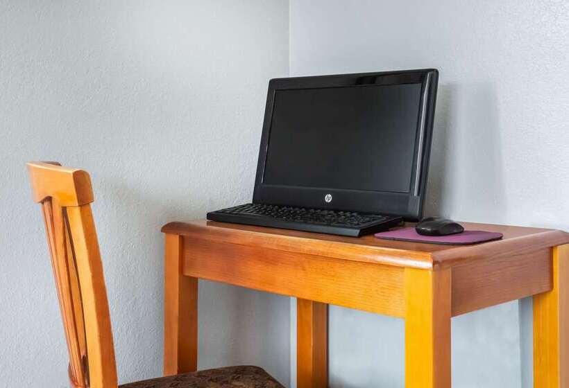 호텔 Super 8 By Wyndham Chester/richmond Area