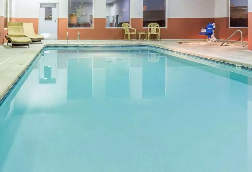 酒店 Super 8 By Wyndham Roseburg