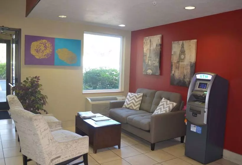 酒店 Super 8 By Wyndham Roseburg