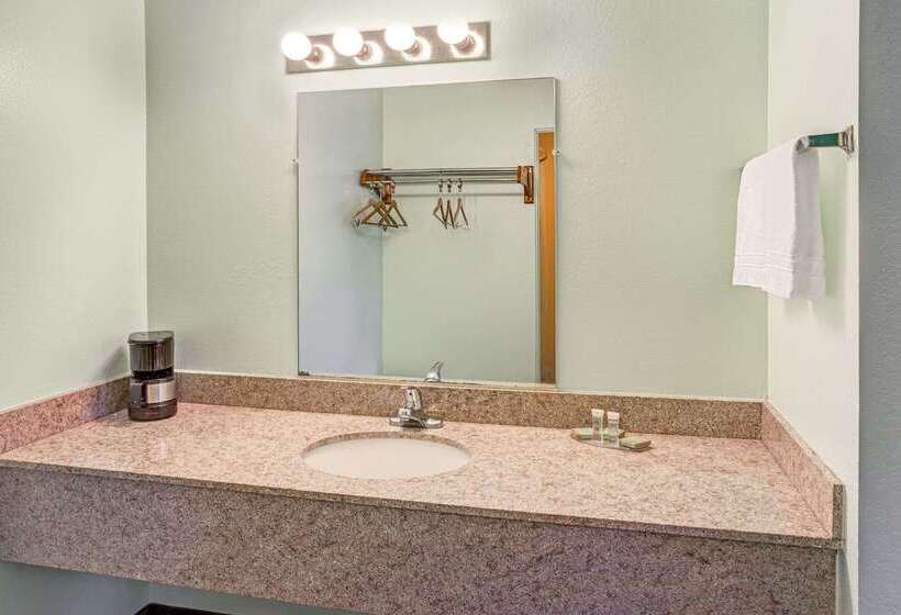 فندق Super 8 By Wyndham Yreka