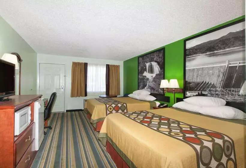 Отель Super 8 By Wyndham Yreka