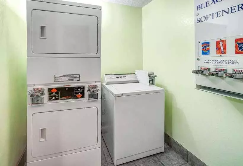 Отель Super 8 By Wyndham Yreka