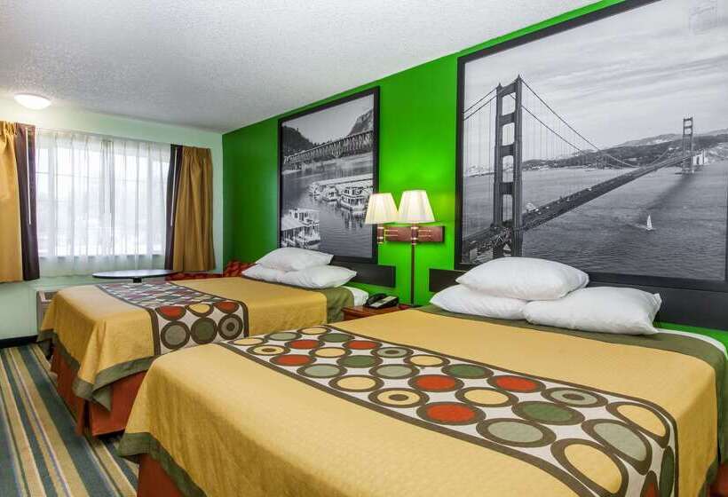 فندق Super 8 By Wyndham Yreka