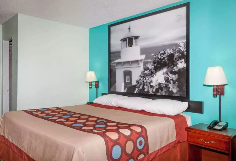 Отель Super 8 By Wyndham Yreka