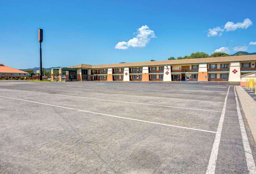 فندق Super 8 By Wyndham Yreka