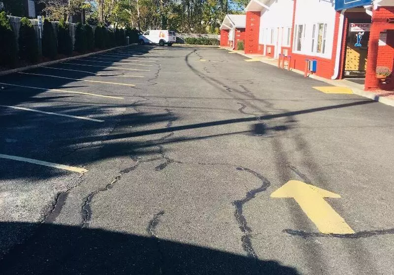 Hotel Travelodge By Wyndham Bay Shore Long Island