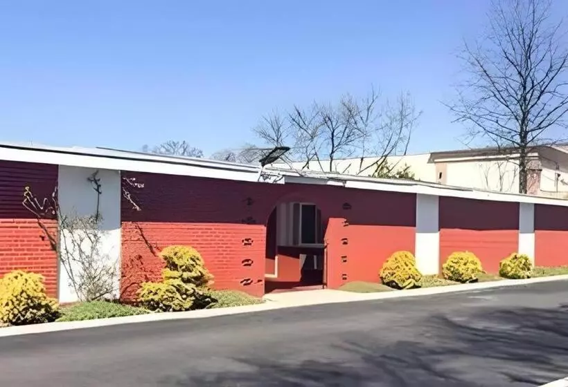 Hotel Travelodge By Wyndham Bay Shore Long Island