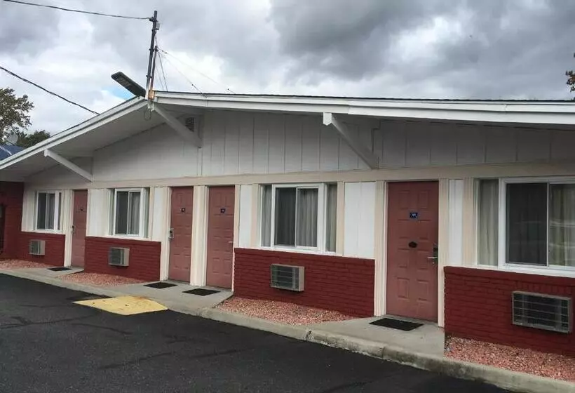 Hotel Travelodge By Wyndham Bay Shore Long Island