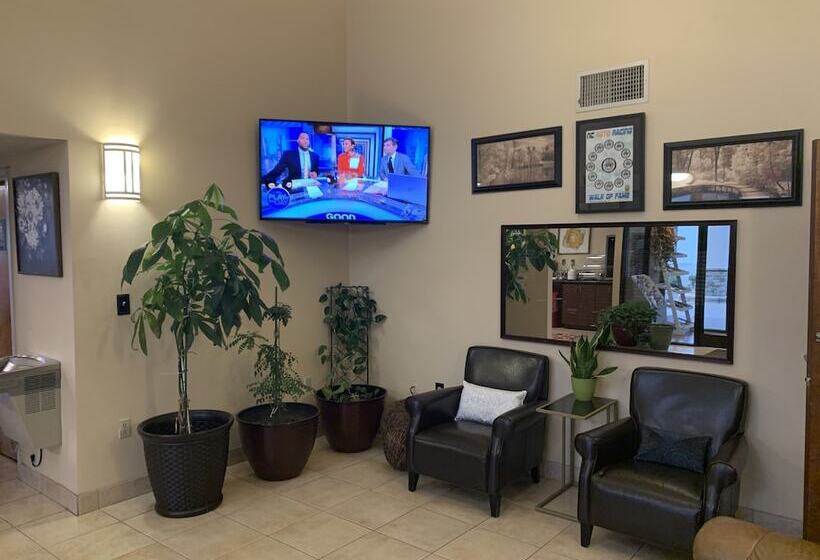 فندق على الطريق Carolina Inn & Suites Of Lake Norman