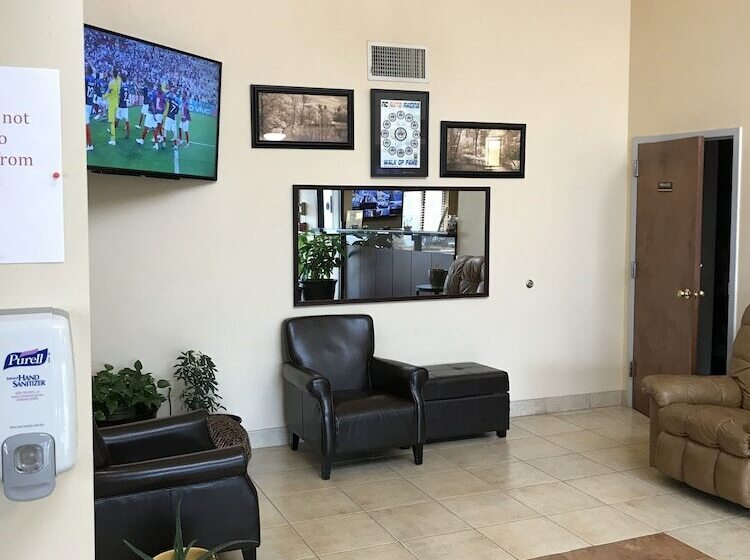 فندق على الطريق Carolina Inn & Suites Of Lake Norman