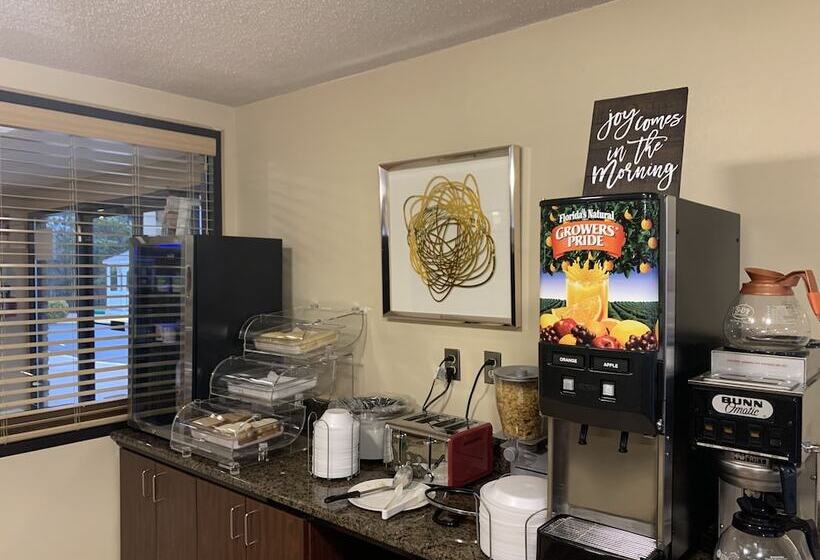 فندق على الطريق Carolina Inn & Suites Of Lake Norman