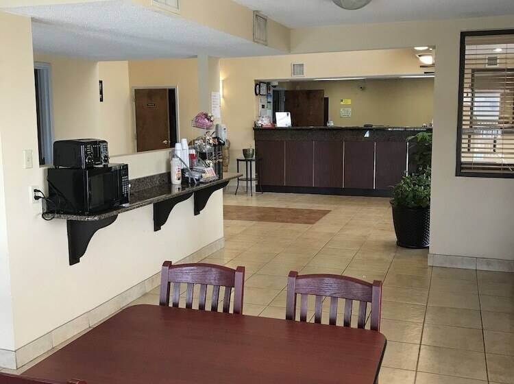 فندق على الطريق Carolina Inn & Suites Of Lake Norman