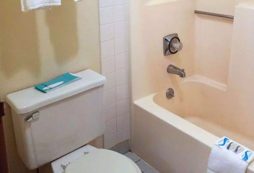 Мотель Econo Lodge