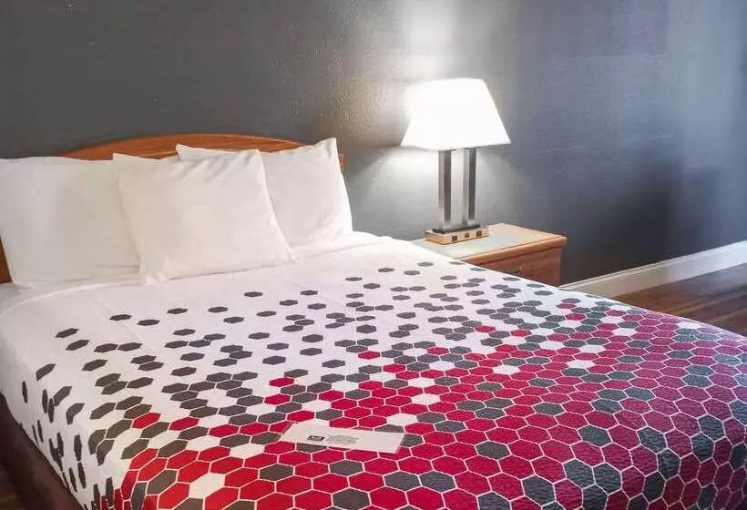 Мотель Econo Lodge