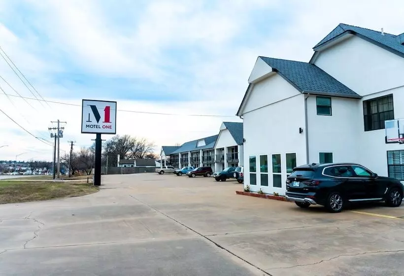 Motel One Bartlesville