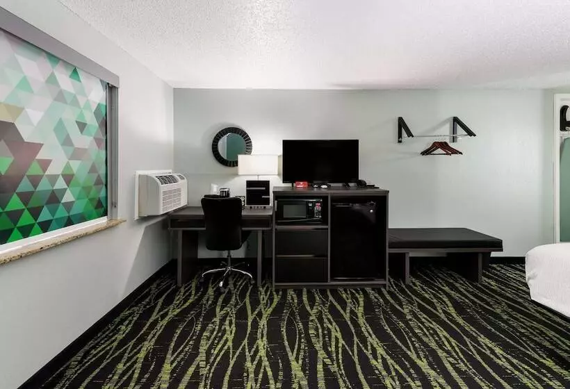 فندق على الطريق Baymont By Wyndham Liberty Mo