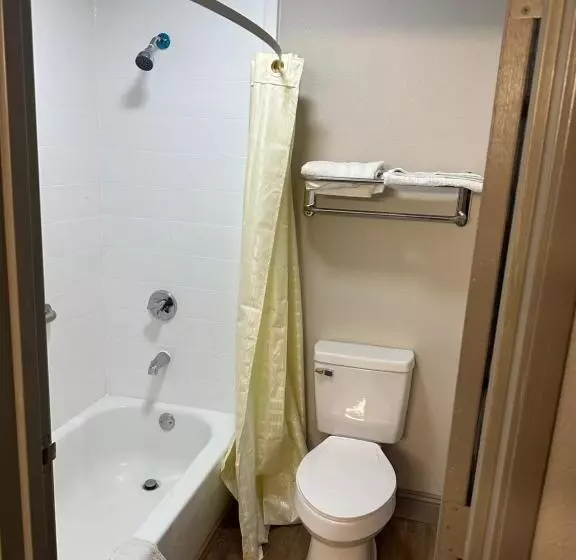 فندق على الطريق Rosewood Inn