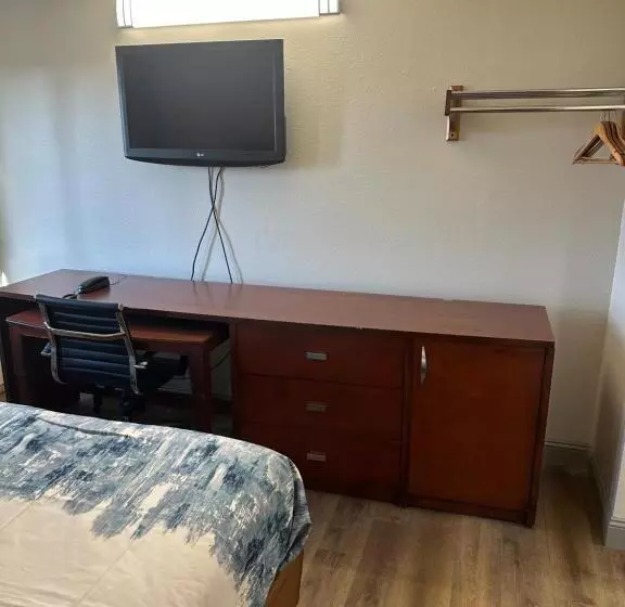 فندق على الطريق Rosewood Inn