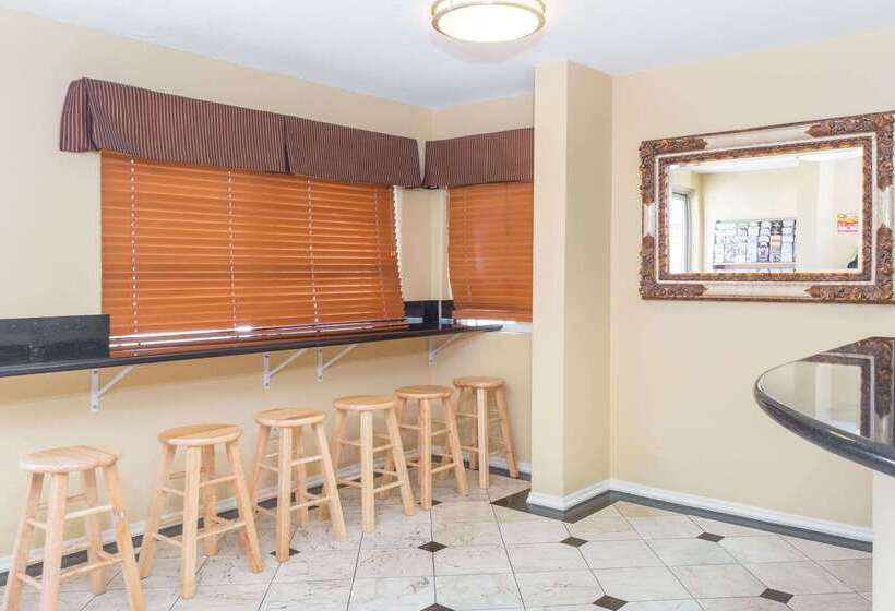 فندق على الطريق Super 8 By Wyndham Azusa