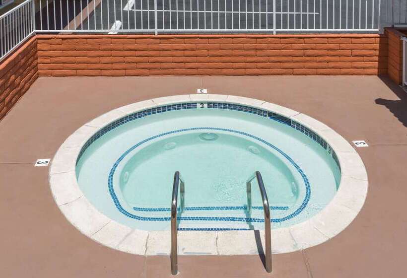 فندق على الطريق Super 8 By Wyndham Azusa