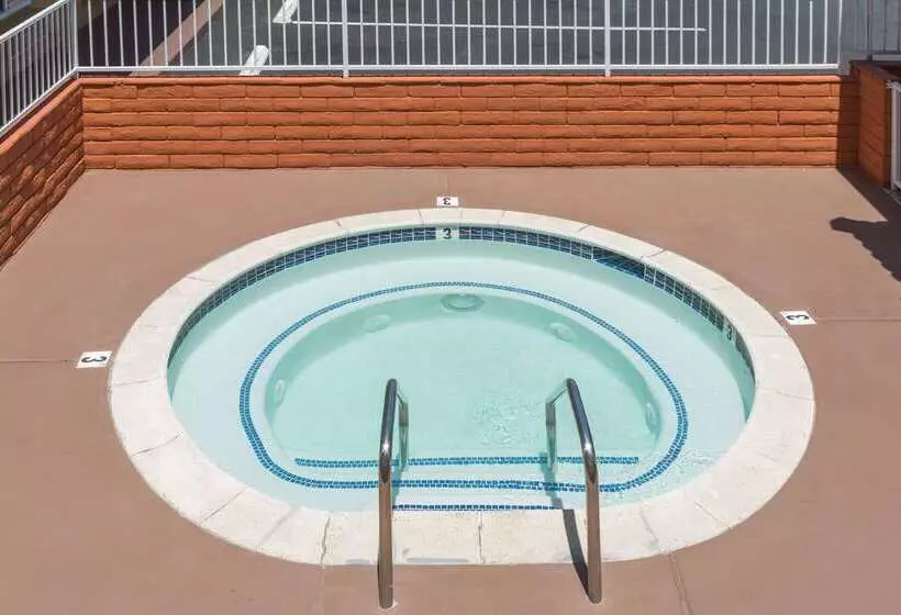 Мотель Super 8 By Wyndham Azusa