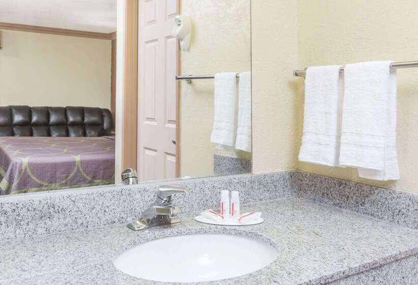 فندق على الطريق Super 8 By Wyndham Azusa