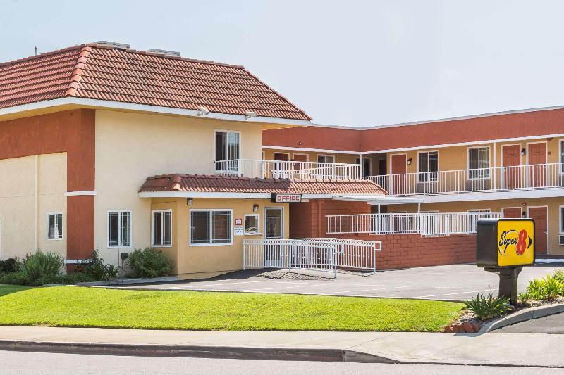 فندق على الطريق Super 8 By Wyndham Azusa