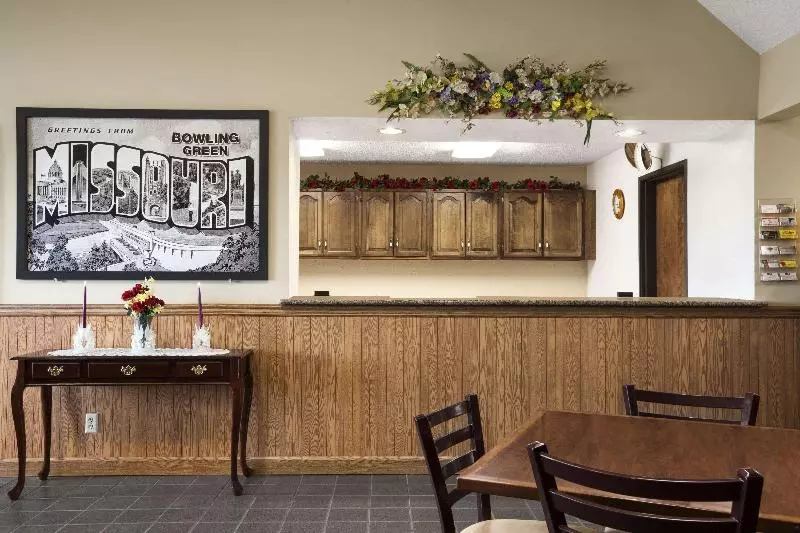 מוטל Super 8 By Wyndham Bowling Green