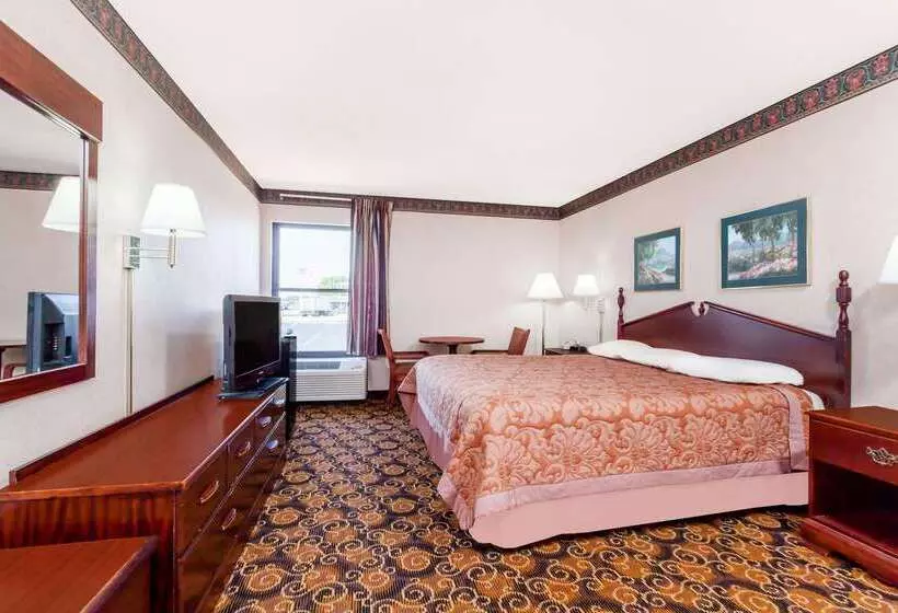 汽车旅馆  Super 8 By Wyndham Evansville North