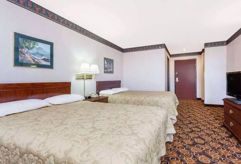 汽车旅馆  Super 8 By Wyndham Evansville North