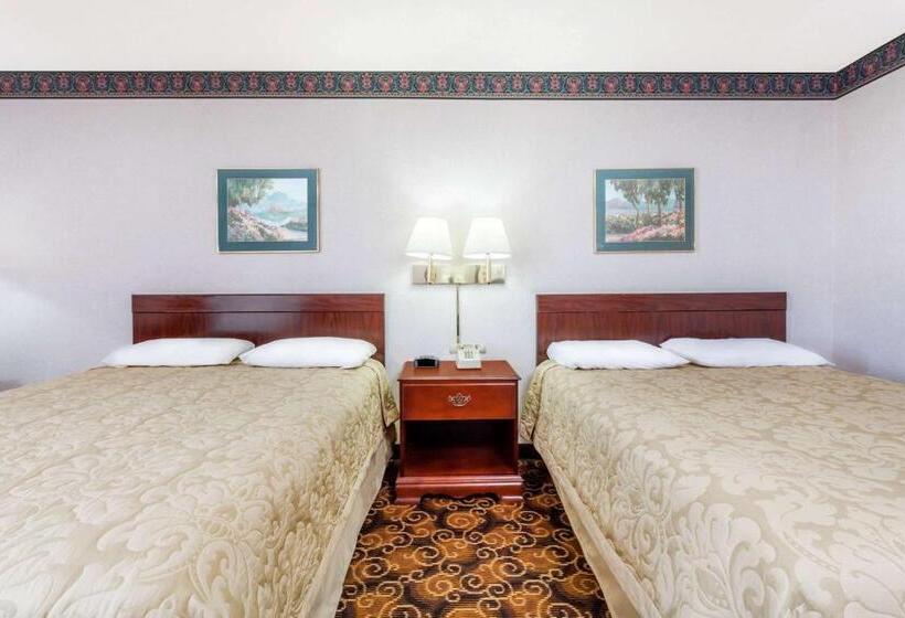 مُتل Super 8 By Wyndham Evansville North