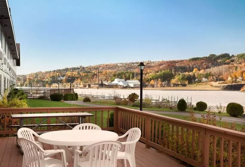 汽车旅馆 Super 8 By Wyndham Houghton