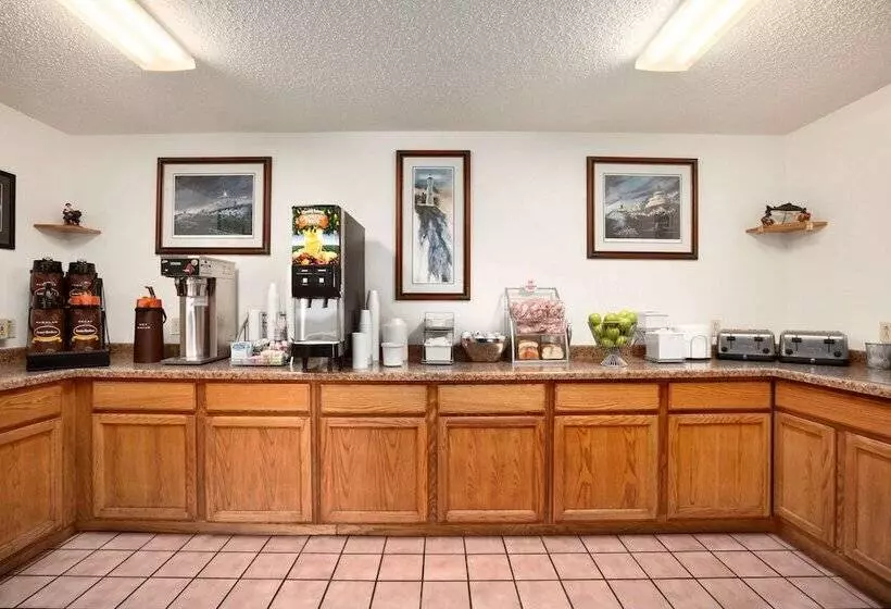 汽车旅馆 Super 8 By Wyndham Houghton