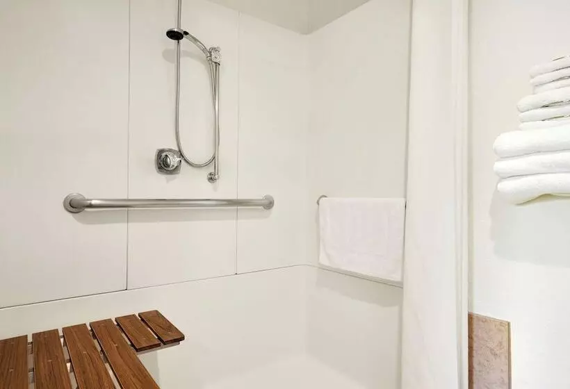 汽车旅馆 Super 8 By Wyndham Houghton