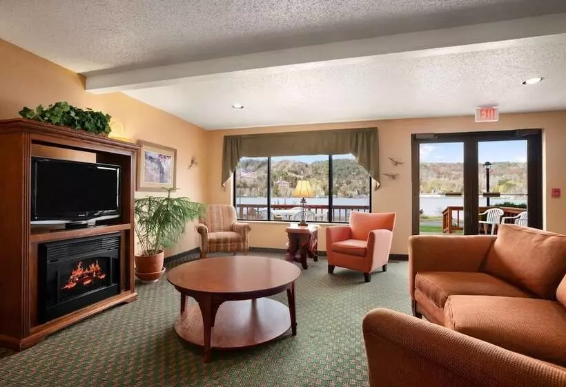 汽车旅馆 Super 8 By Wyndham Houghton