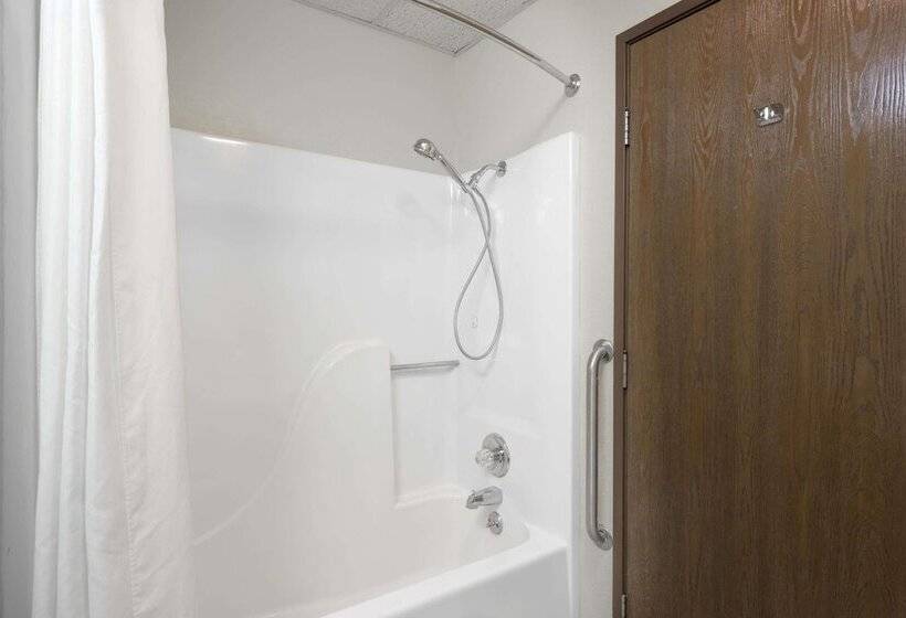 Мотель Super 8 By Wyndham Lebanon