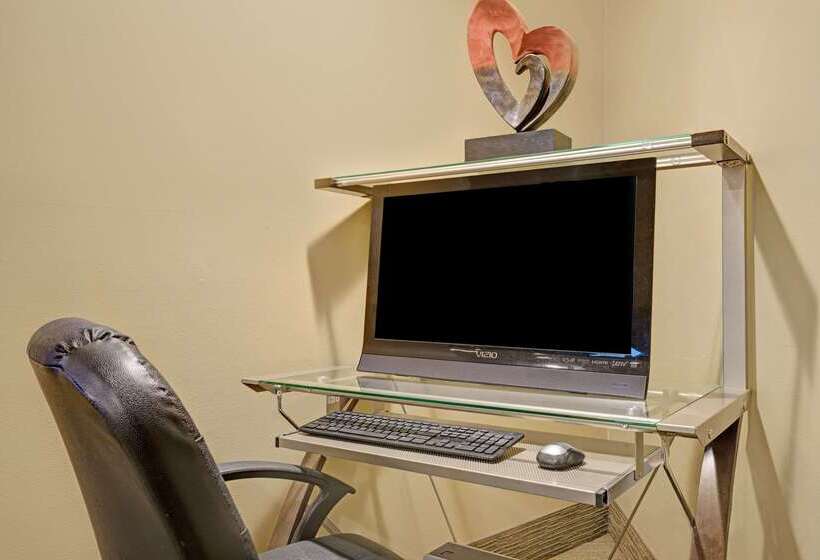 Мотель Super 8 By Wyndham Melrose