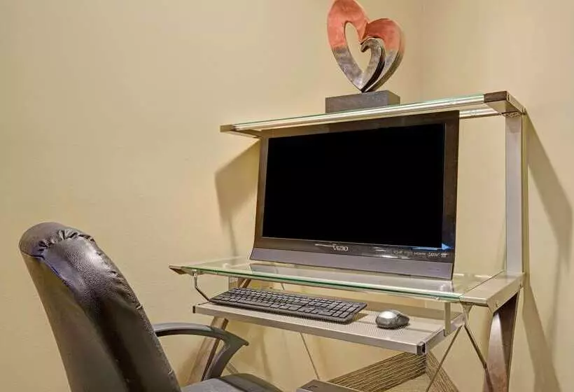 Motelli Super 8 By Wyndham Melrose