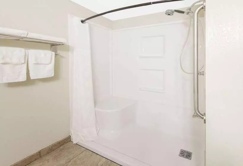 فندق على الطريق Super 8 By Wyndham Moberly Mo