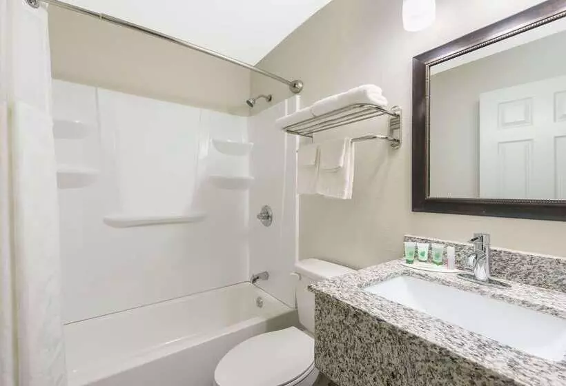 فندق على الطريق Super 8 By Wyndham Moberly Mo