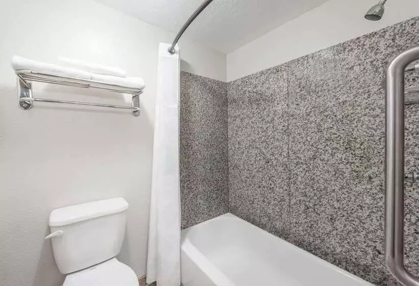 فندق على الطريق Super 8 By Wyndham Moberly Mo