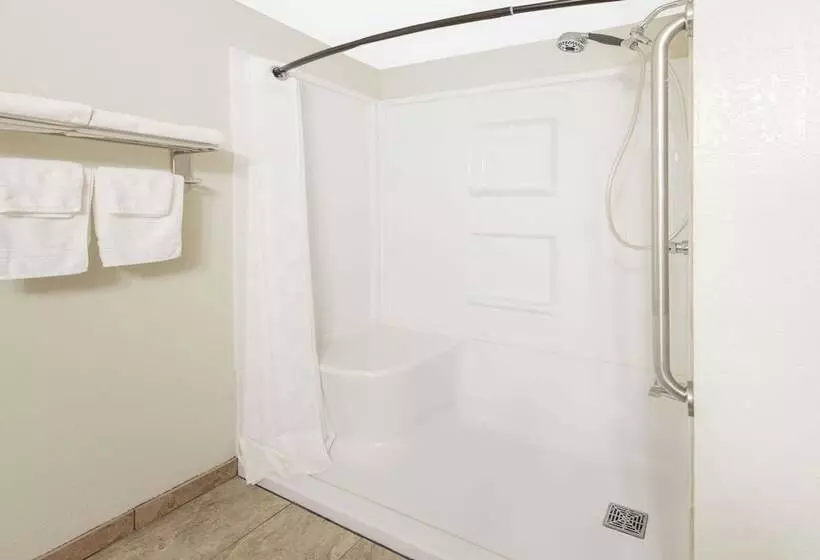 فندق على الطريق Super 8 By Wyndham Moberly Mo