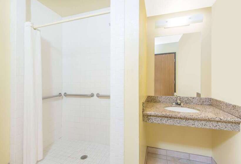 모텔 Super 8 By Wyndham Moriarty