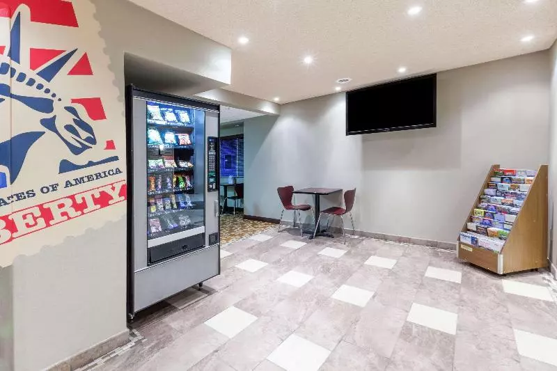 모텔 Super 8 By Wyndham Schenectady/albany Area