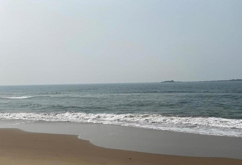 Отель Sea Tara Beach Resort Fly In Heaven