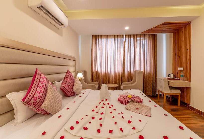 فندق White Rock By The Solitaire Hospitality