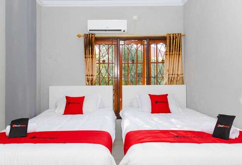 פנסיון Reddoorz Plus Near Transmart Kairagi Dua Manado