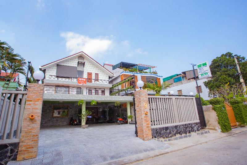 هتل Oyo 882 Lucky