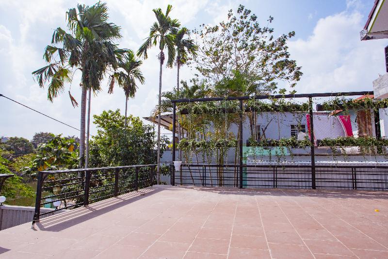 هتل Oyo 882 Lucky