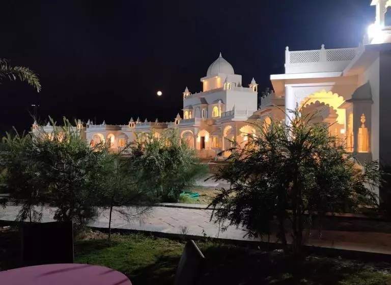 Hotelli Rajasi Palace